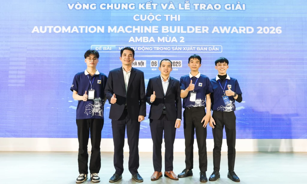300 sinh viên cùng ‘giải bài toán’ tự động hóa sản xuất bán dẫn